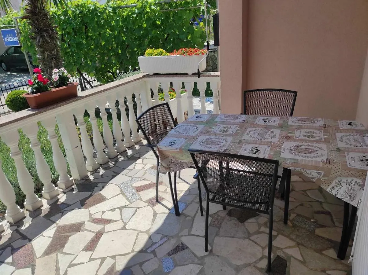 Apartmani Vesna Krk Town Croatia